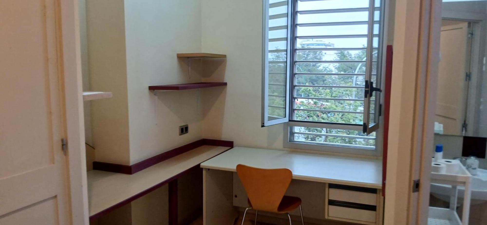 Larru Los Bermejales Residencia Universitaria Севиля Екстериор снимка