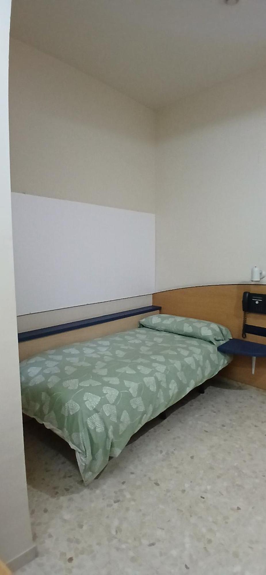 Larru Los Bermejales Residencia Universitaria Севиля Екстериор снимка