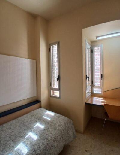 Larru Los Bermejales Residencia Universitaria Севиля Екстериор снимка